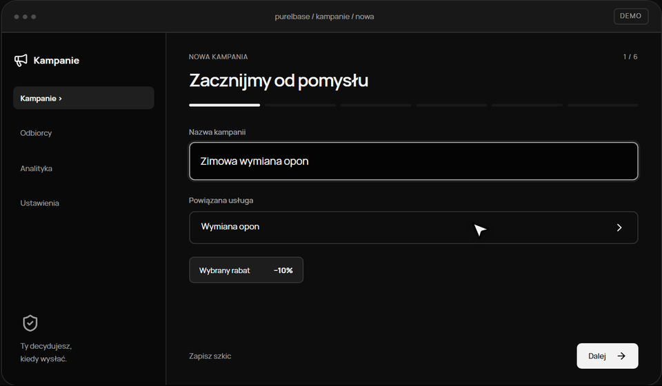 Pokaz wypełniania kampanii: nazwa, kanał SMS, treść, odbiorcy, termin i podsumowanie.